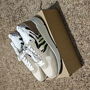 OASIS SOCIETY Leah - Funky Athletic Sneaker Women's Size 7.5